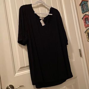 Zenana Premium black tee. Wide cuff on sleeve. Black 3x